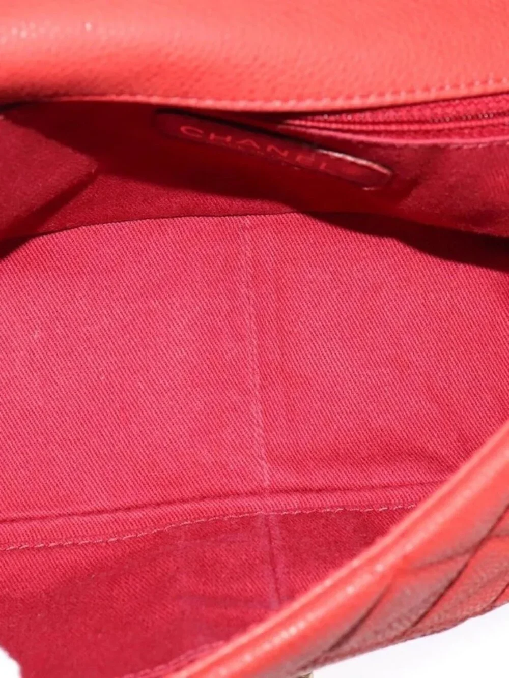 CHANEL brand	chanel color	red